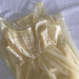 Yellow vintage shadow line nightgown with robe